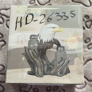 Eagle Salt and Pepper Shaker Set